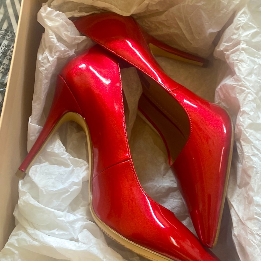 Brand new pearl red BCBG heels